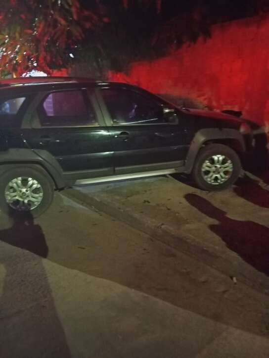 “Estava super bêbado, até dormiu”, diz moradora de casa atingida por Palio