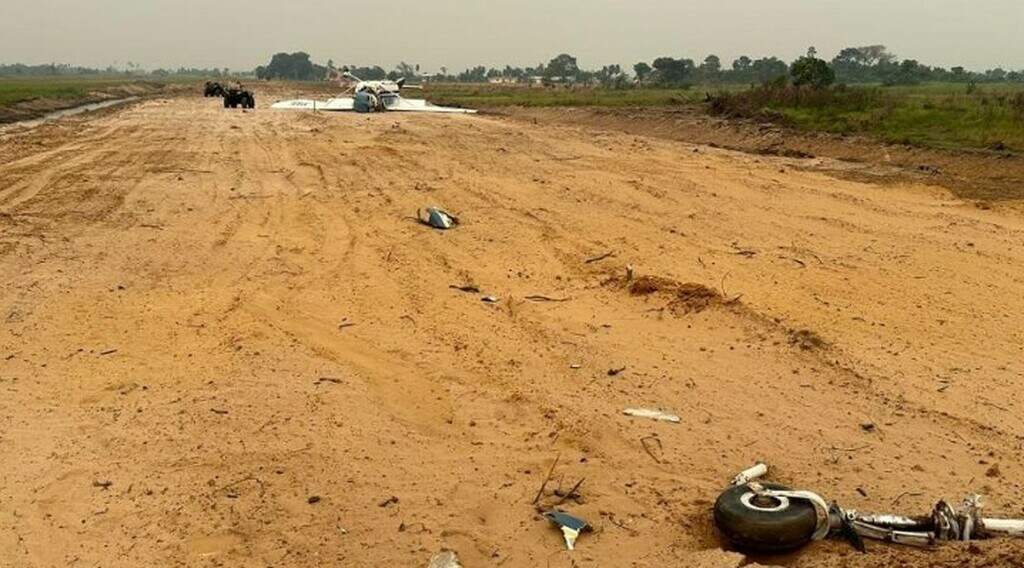 Avião que deixou feridos no Pantanal bateu em banco de areia antes de capotar Avião que deixou feridos no Pantanal bateu em banco de areia antes de capotar