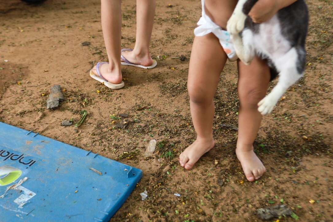 Aos 26 anos, Gabriel vira porto seguro dos 6 irmãos após perder a mãe Aos 26 anos, Gabriel vira porto seguro dos 6 irmãos após perder a mãe