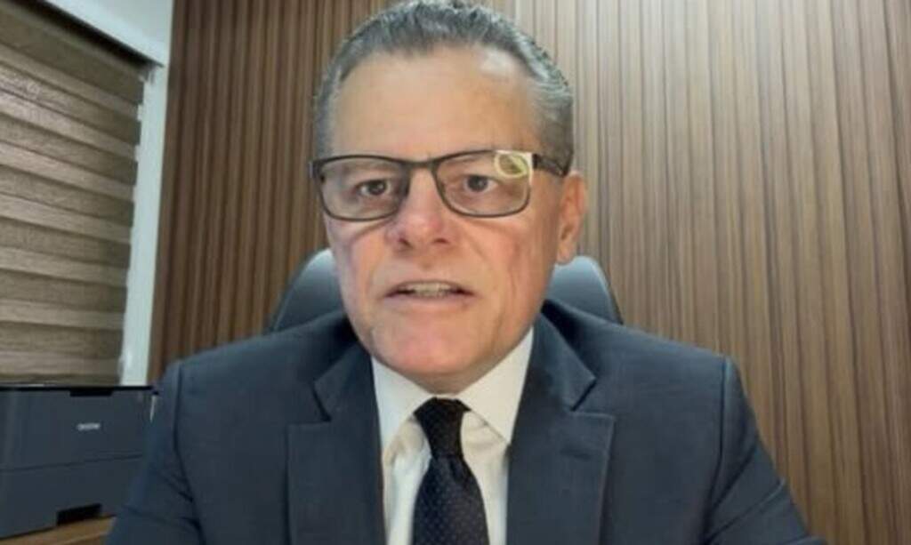 Internado após problema cardíaco, médico réu por feminicídio troca de advogado Internado após problema cardíaco, médico réu por feminicídio troca de advogado