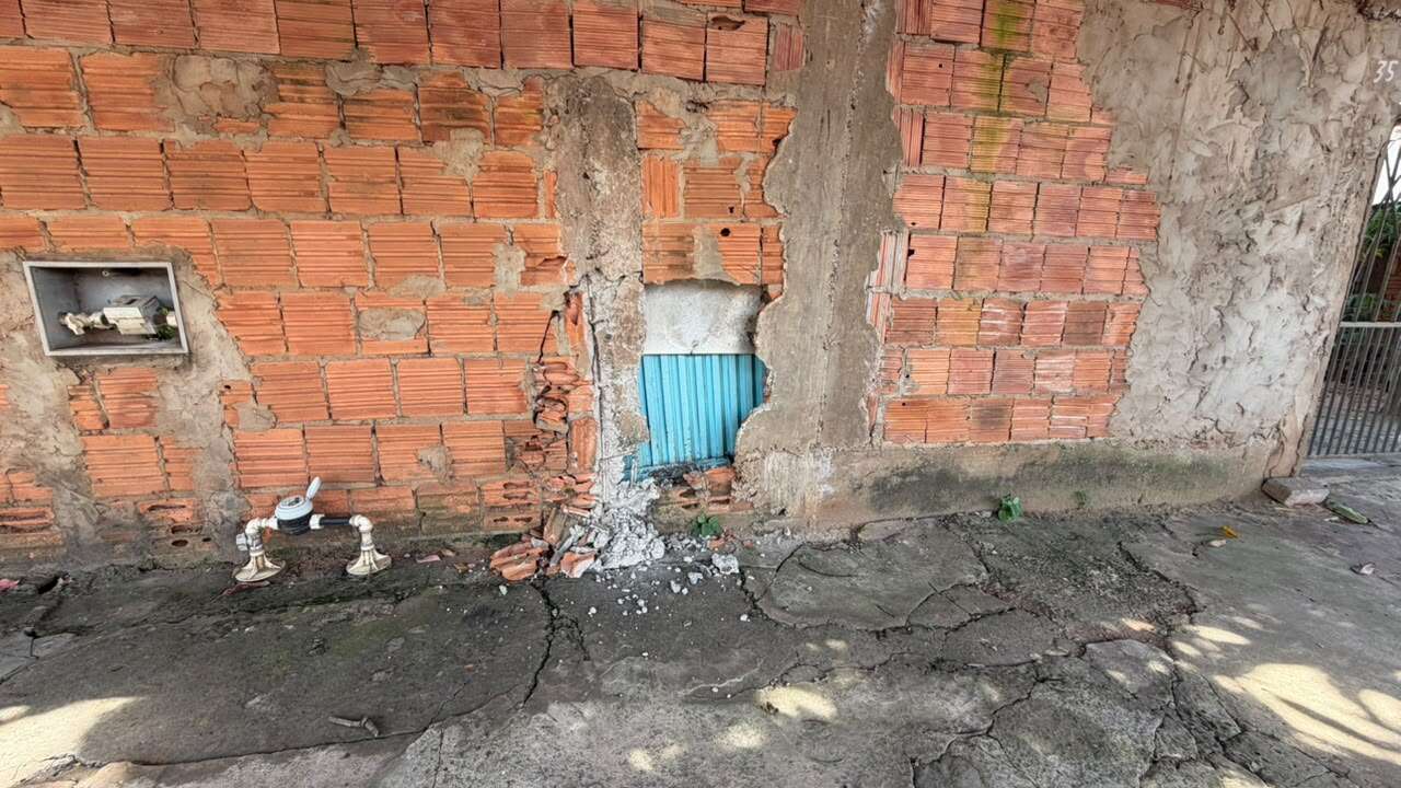 “Estava super bêbado, até dormiu”, diz moradora de casa atingida por Palio