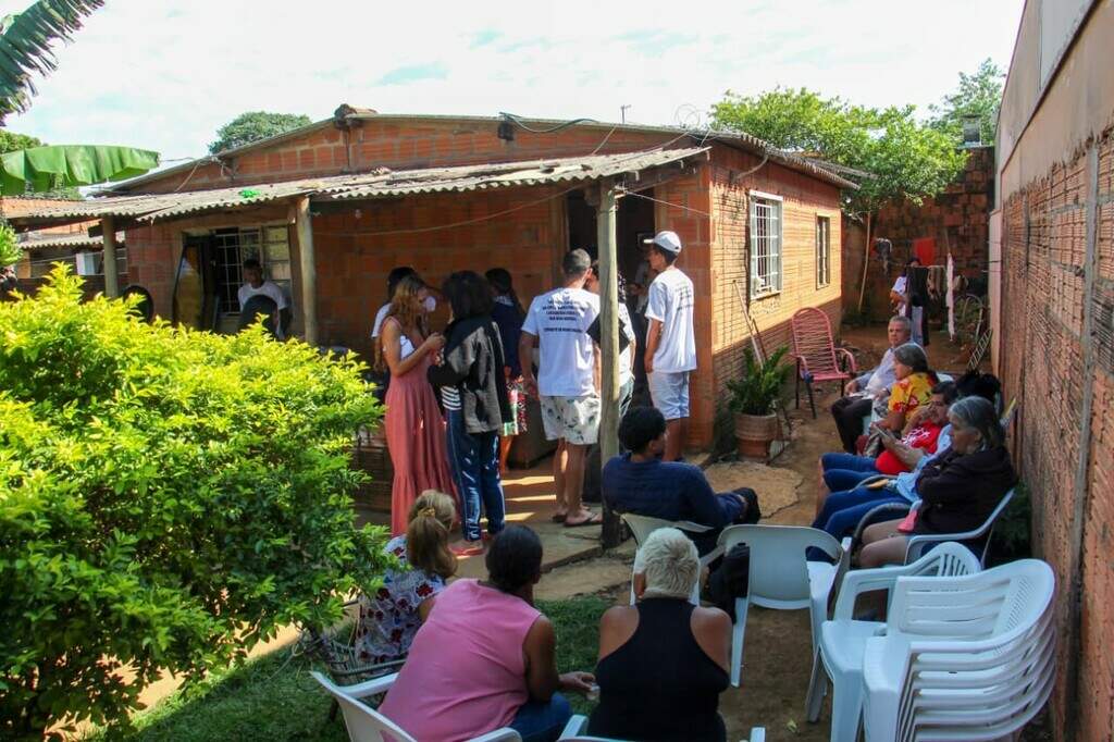 Família acusa polícia de matar jovem por engano em investigação de latrocínio