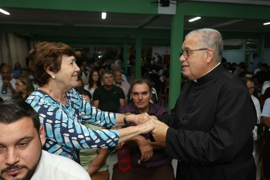 Fotos e cartas antigas podem ajudar padre João Crippa a virar santo Fotos e cartas antigas podem ajudar padre João Crippa a virar santo