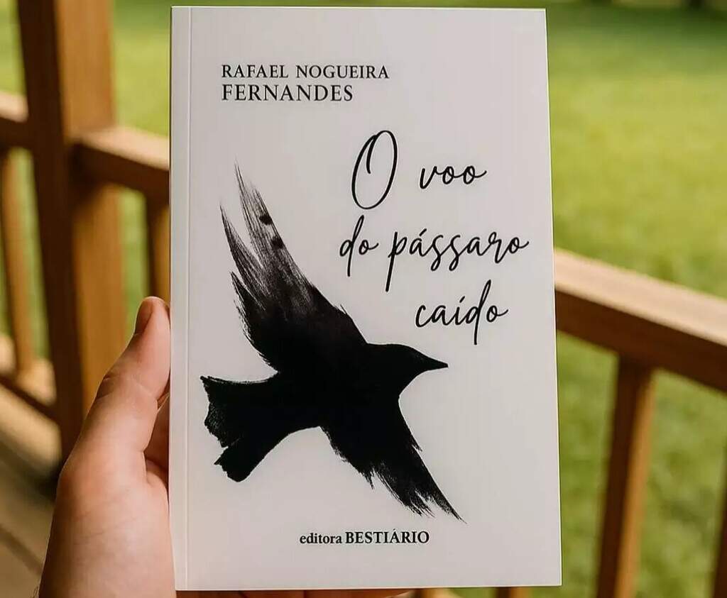 Rafael escreveu um romance por hobby e acabou premiado nos EUA Rafael escreveu um romance por hobby e acabou premiado nos EUA