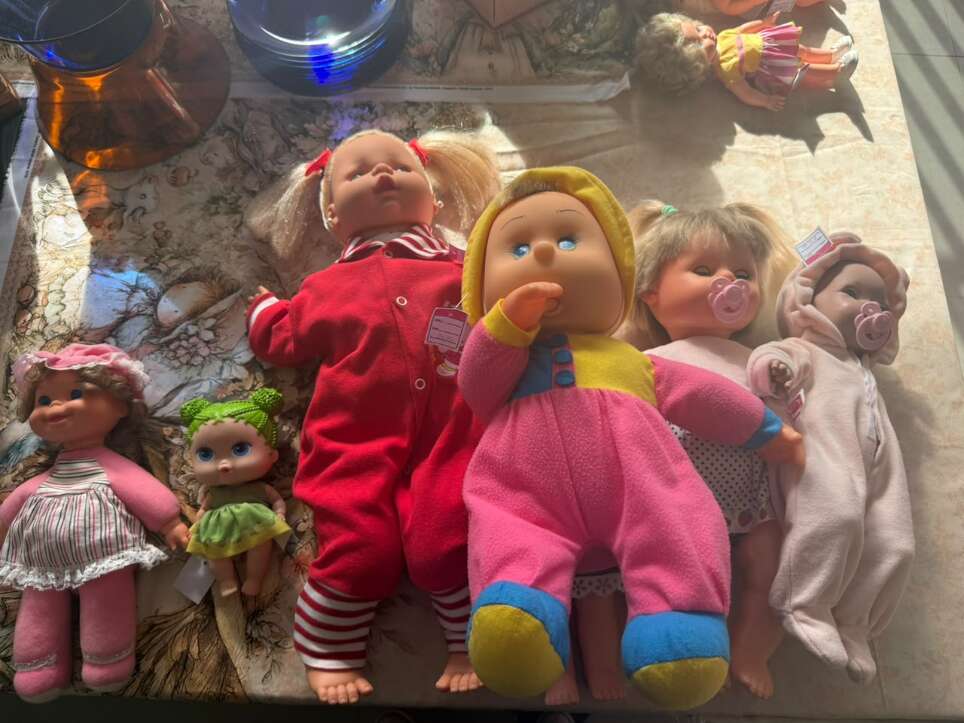 De bonecas de milho a 300 peças, Marlene abre bazar de lembranças