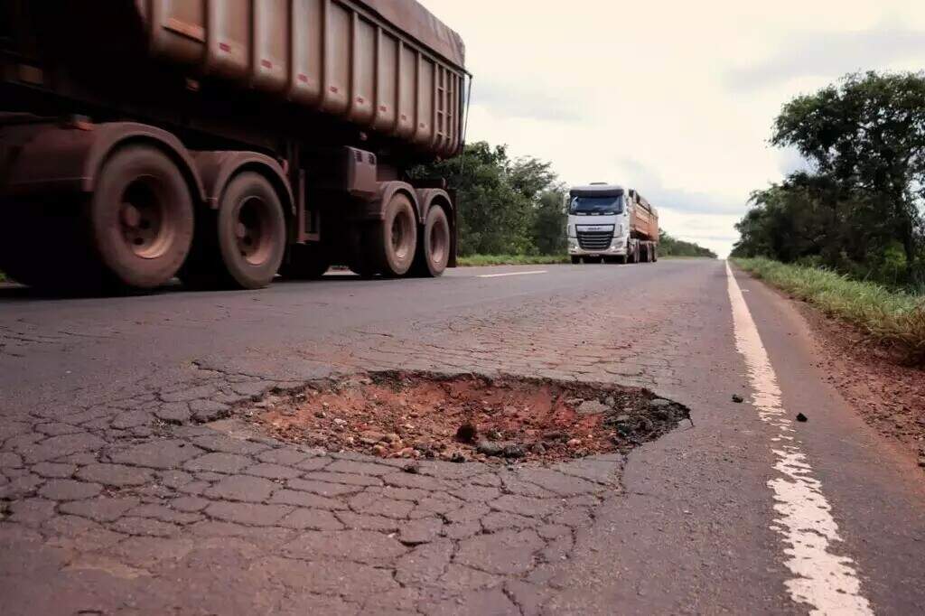 Grupo estudará modelo para concessão de rodovias de acesso a Minas Gerais Grupo estudará modelo para concessão de rodovias de acesso a Minas Gerais