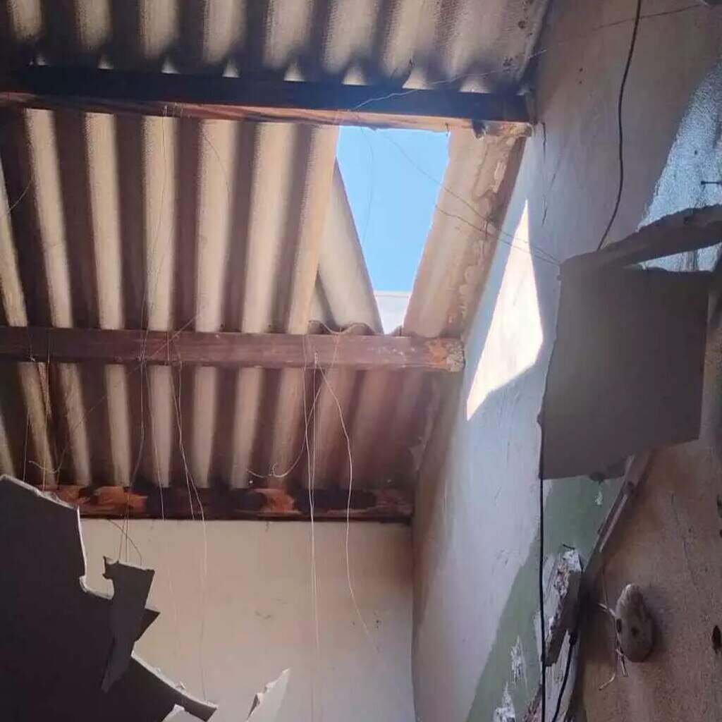 Ladrão é amarrado ao arrancar fiação de restaurante e dar prejuízo de R$ 60 mil