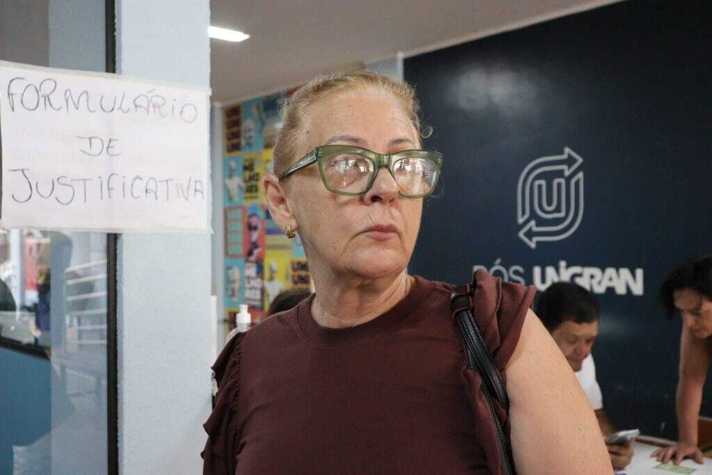 Sem transferir título, eleitoras recorrem à justificativa no segundo turno Sem transferir título, eleitoras recorrem à justificativa no segundo turno