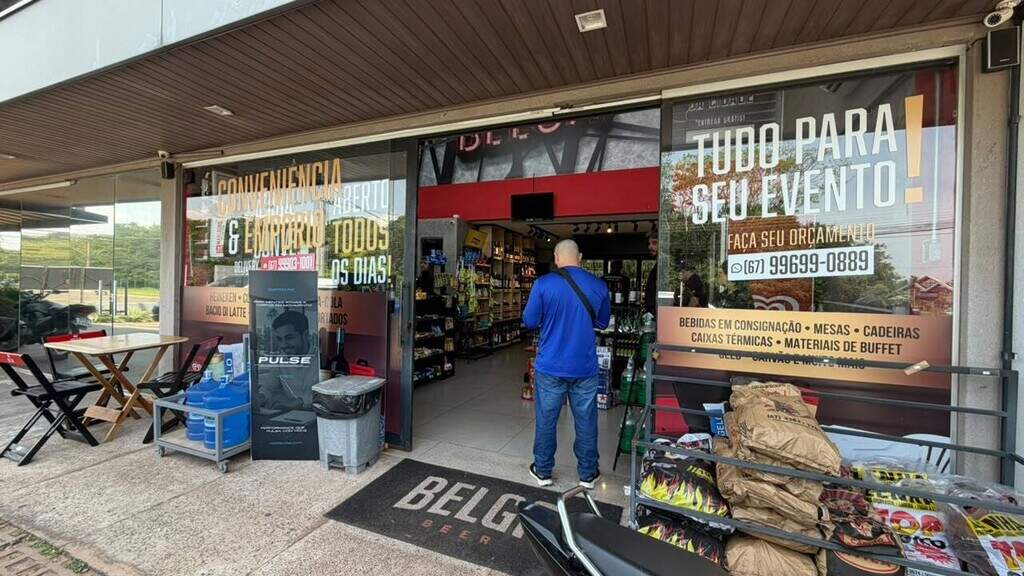 Denúncia de venda de vape a adolescente leva polícia a conveniências na Capital