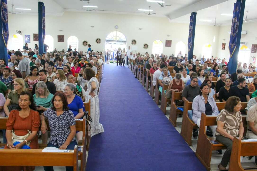 Pela fresta da janela, Márcio encontra lugar para celebrar sua fé por Aparecida