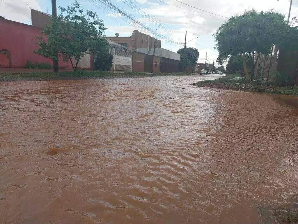 Nova etapa de obras prevê asfalto e drenagem em 6,1 km no São Conrado Nova etapa de obras prevê asfalto e drenagem em 6,1 km no São Conrado
