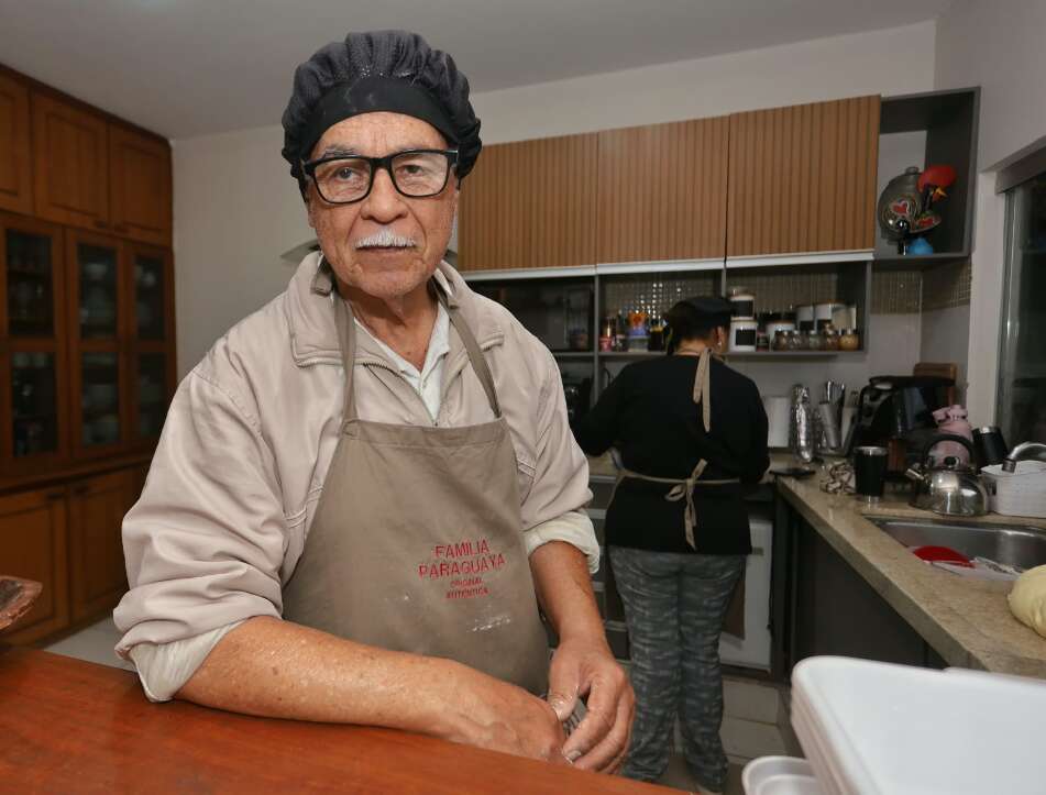 Sopa e chipa paraguaia fazem Juan voltar à ativa aos 71 anos