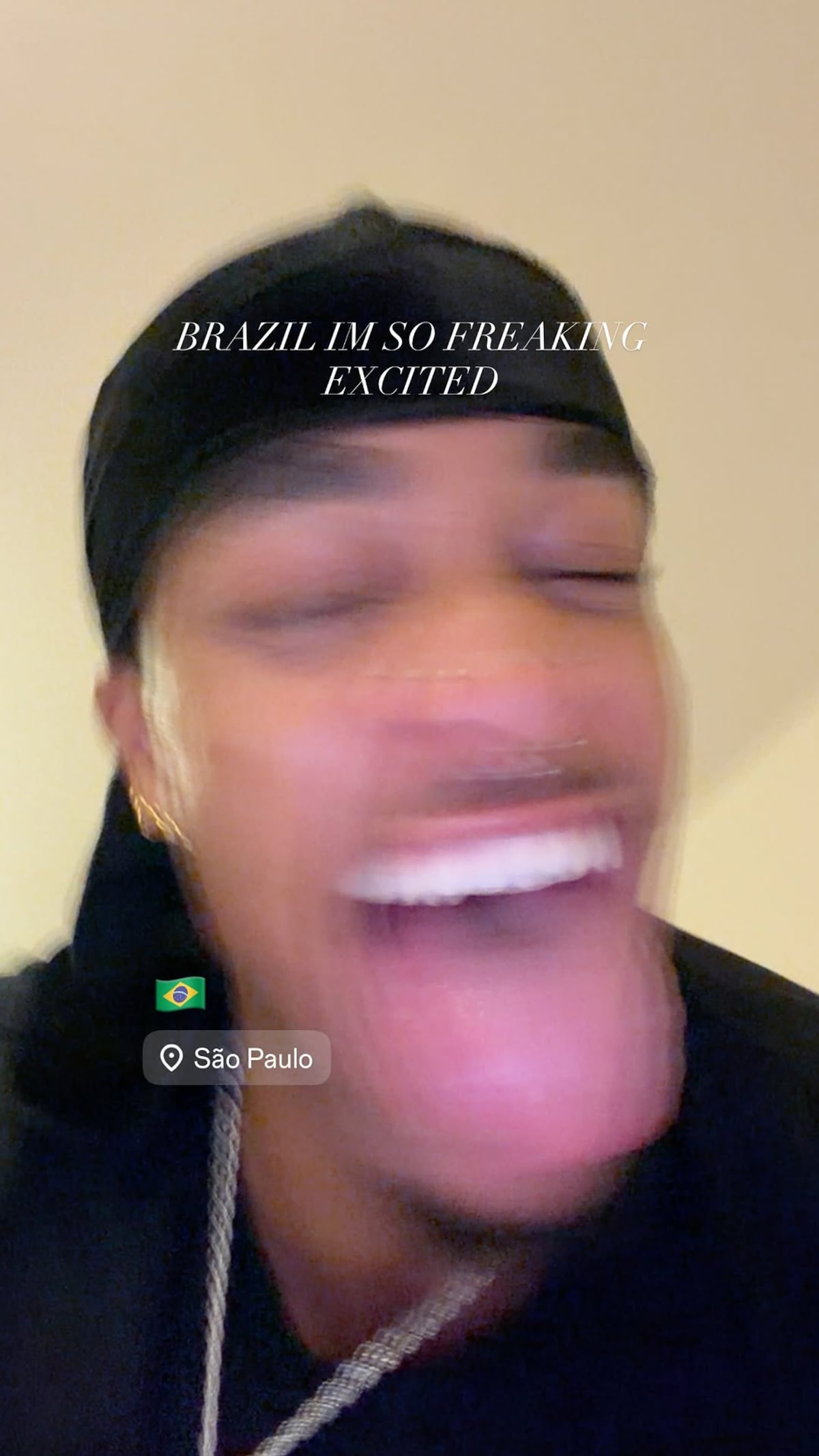 Dançarinos do BTS chegam ao Brasil; primeiro show da banda será na quarta, 28 Dançarinos do BTS chegam ao Brasil; primeiro show da banda será na quarta, 28