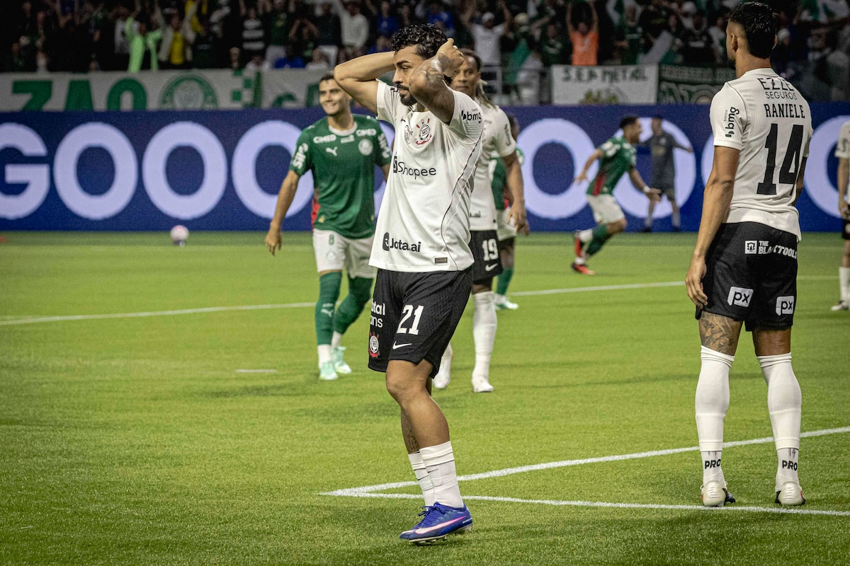 Palmeiras faz 4, atropela o Corinthians e ganha moral para decisão na Libertadores Palmeiras faz 4, atropela o Corinthians e ganha moral para decisão na Libertadores