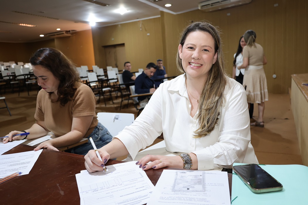 Prefeitura empossa novos servidores e reforça equipes da Saúde e da Administração