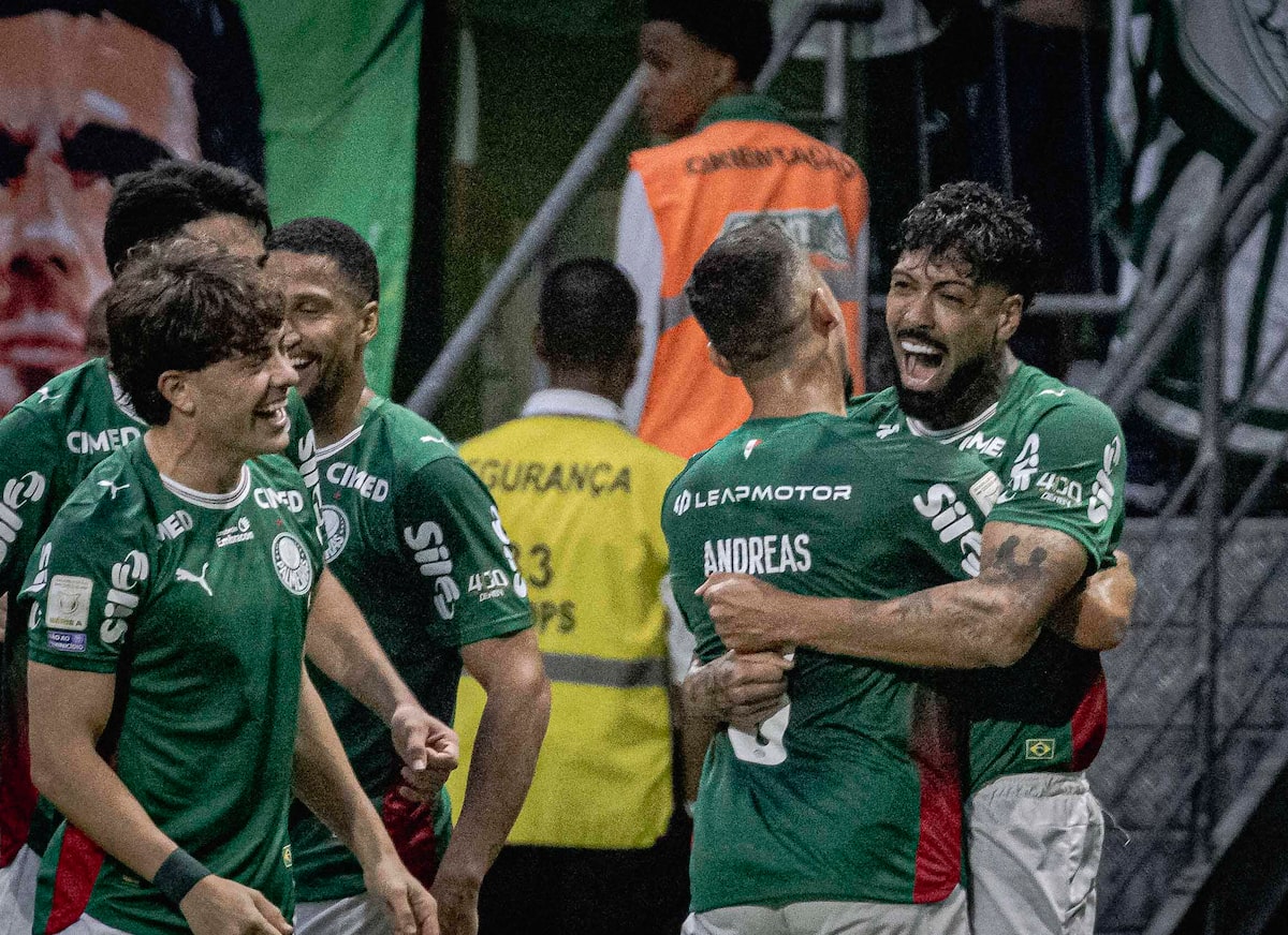 Palmeiras faz 4, atropela o Corinthians e ganha moral para decisão na Libertadores Palmeiras faz 4, atropela o Corinthians e ganha moral para decisão na Libertadores