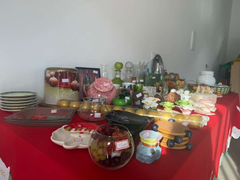De bonecas de milho a 300 peças, Marlene abre bazar de lembranças