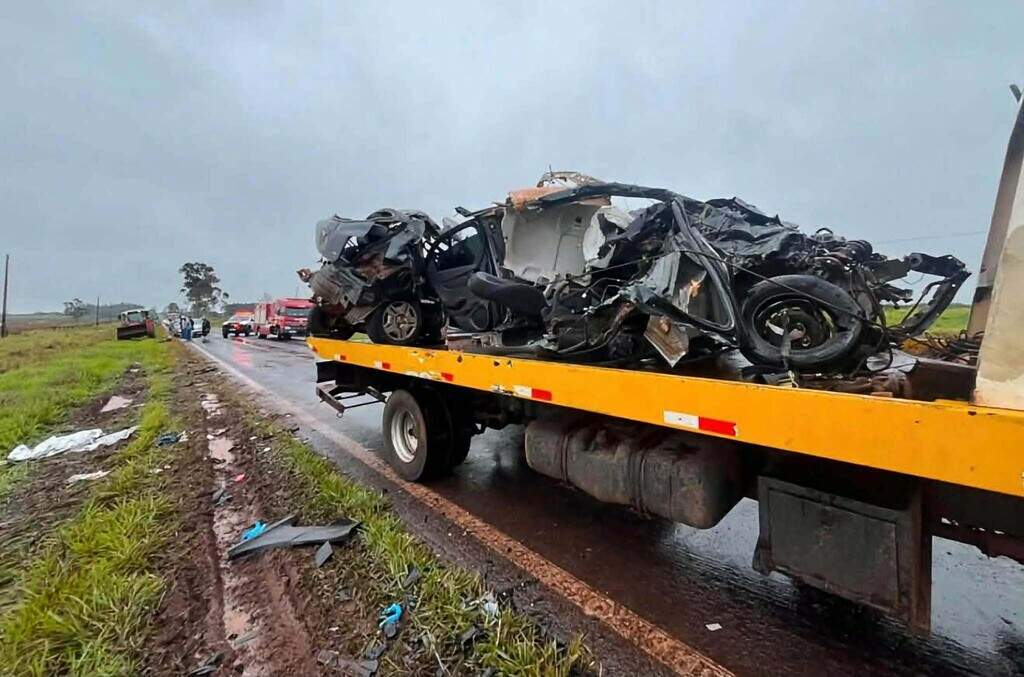 Ex-vice-prefeito de Corumbá dirigia Hilux envolvida em acidente com 2 mortes Ex-vice-prefeito de Corumbá dirigia Hilux envolvida em acidente com 2 mortes