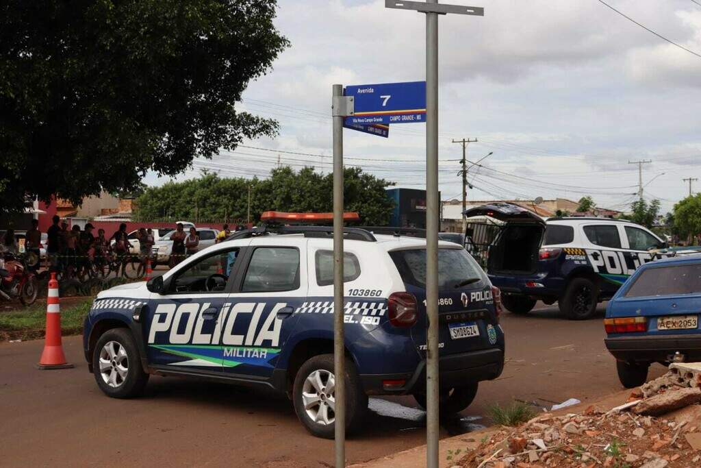 Motociclista é entubado após bater em carro e sofrer traumatismo craniano