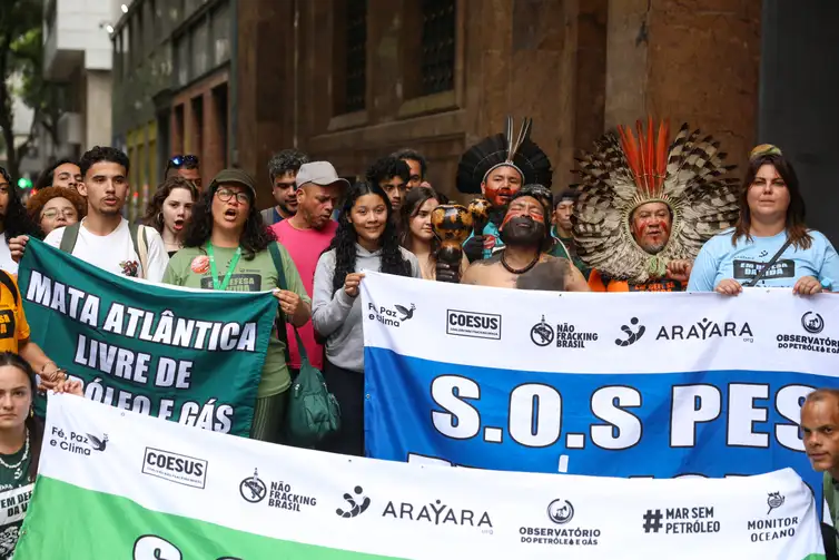 Maior leilão do pré-sal termina com sete dos 13 blocos arrematados Maior leilão do pré-sal termina com sete dos 13 blocos arrematados