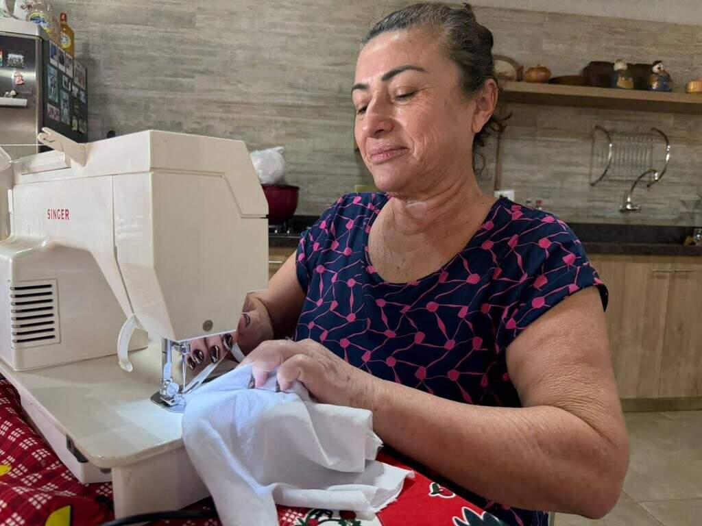 Bonecas velhas viram presentes, mas irmãs precisam de mais doações Bonecas velhas viram presentes, mas irmãs precisam de mais doações