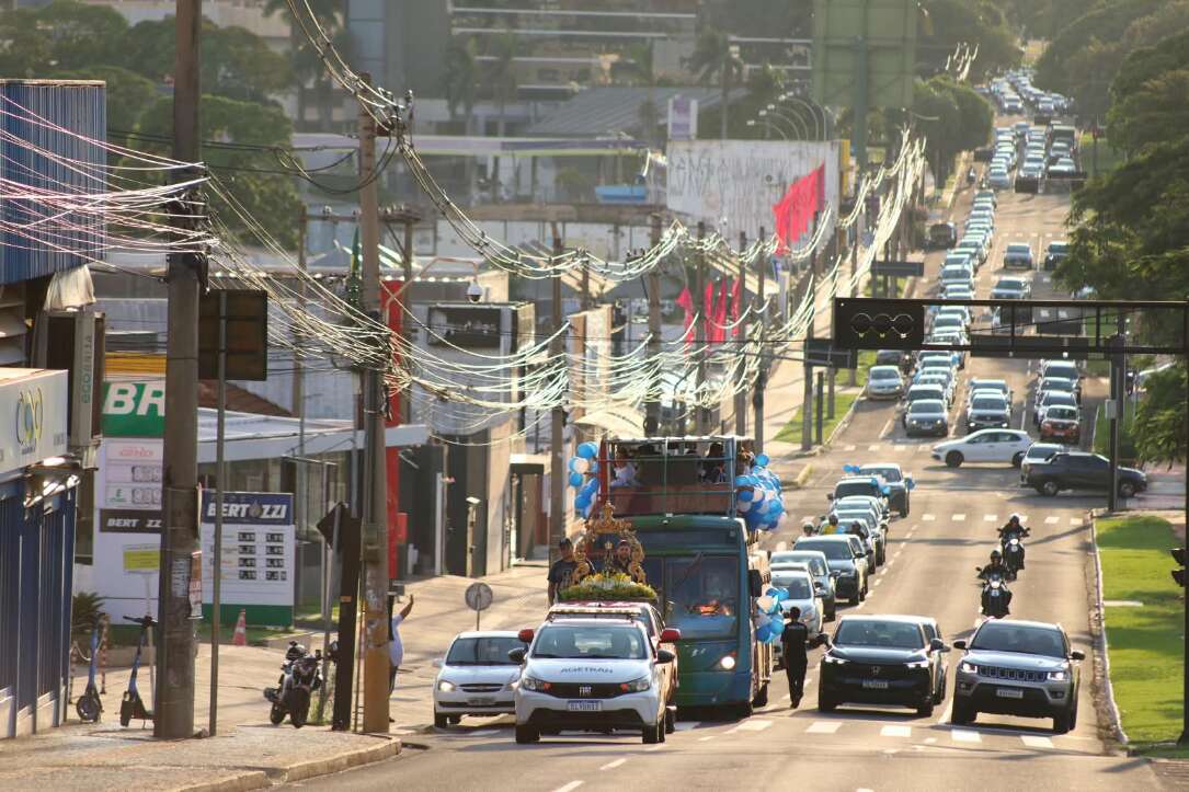 Com fé que atravessa gerações e distâncias, fiéis celebram Dia da Padroeira