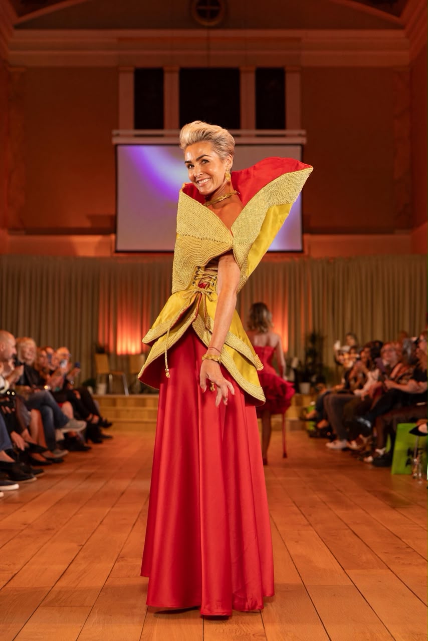Estilista douradense leva inclusão e identidade brasileira à London FashionWeek, na Europa Estilista douradense leva inclusão e identidade brasileira à London FashionWeek, na Europa