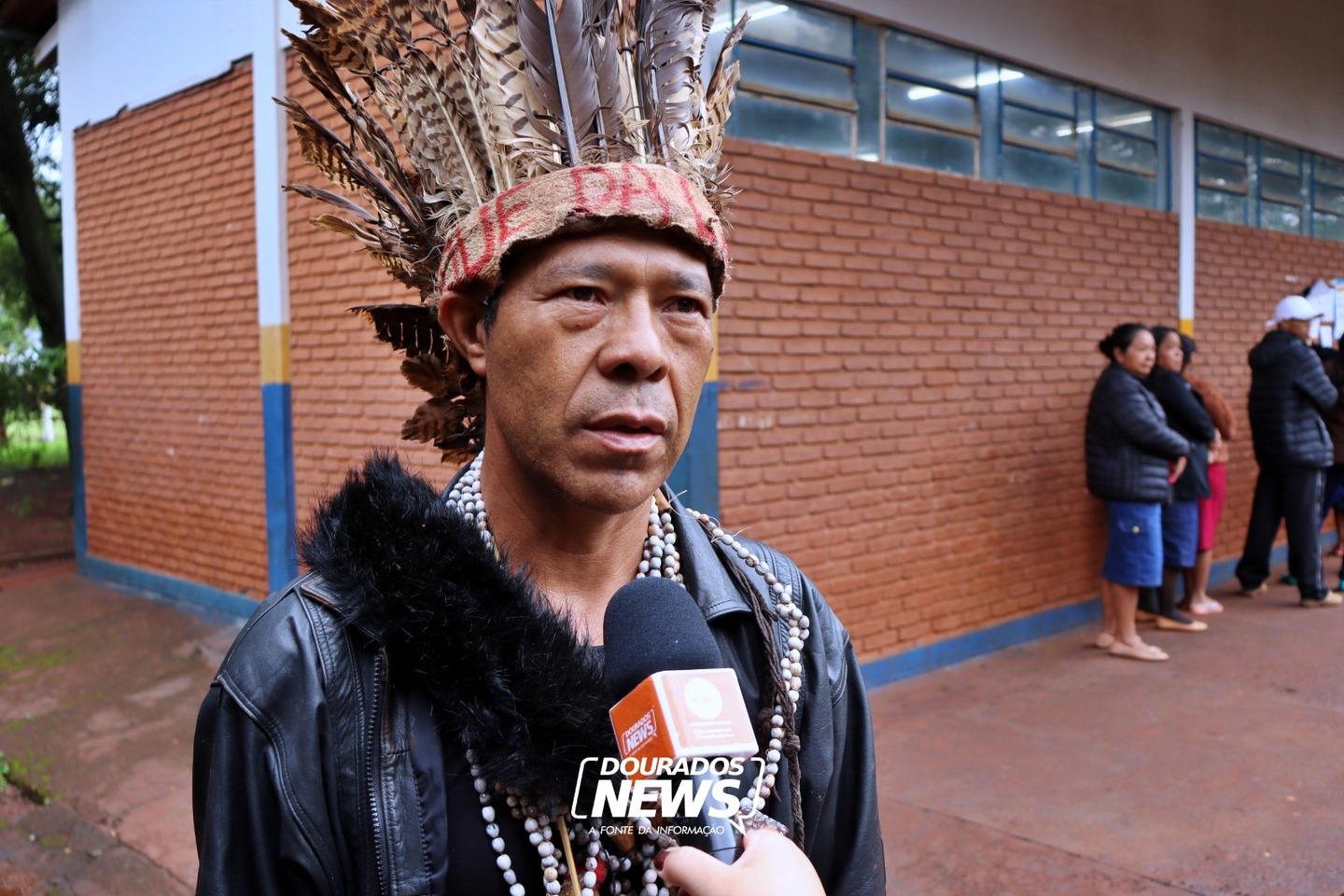 'Atoleiro' ainda é maior desafio para indígenas chegarem aos locais de votaçãoem Dourados 'Atoleiro' ainda é maior desafio para indígenas chegarem aos locais de votaçãoem Dourados