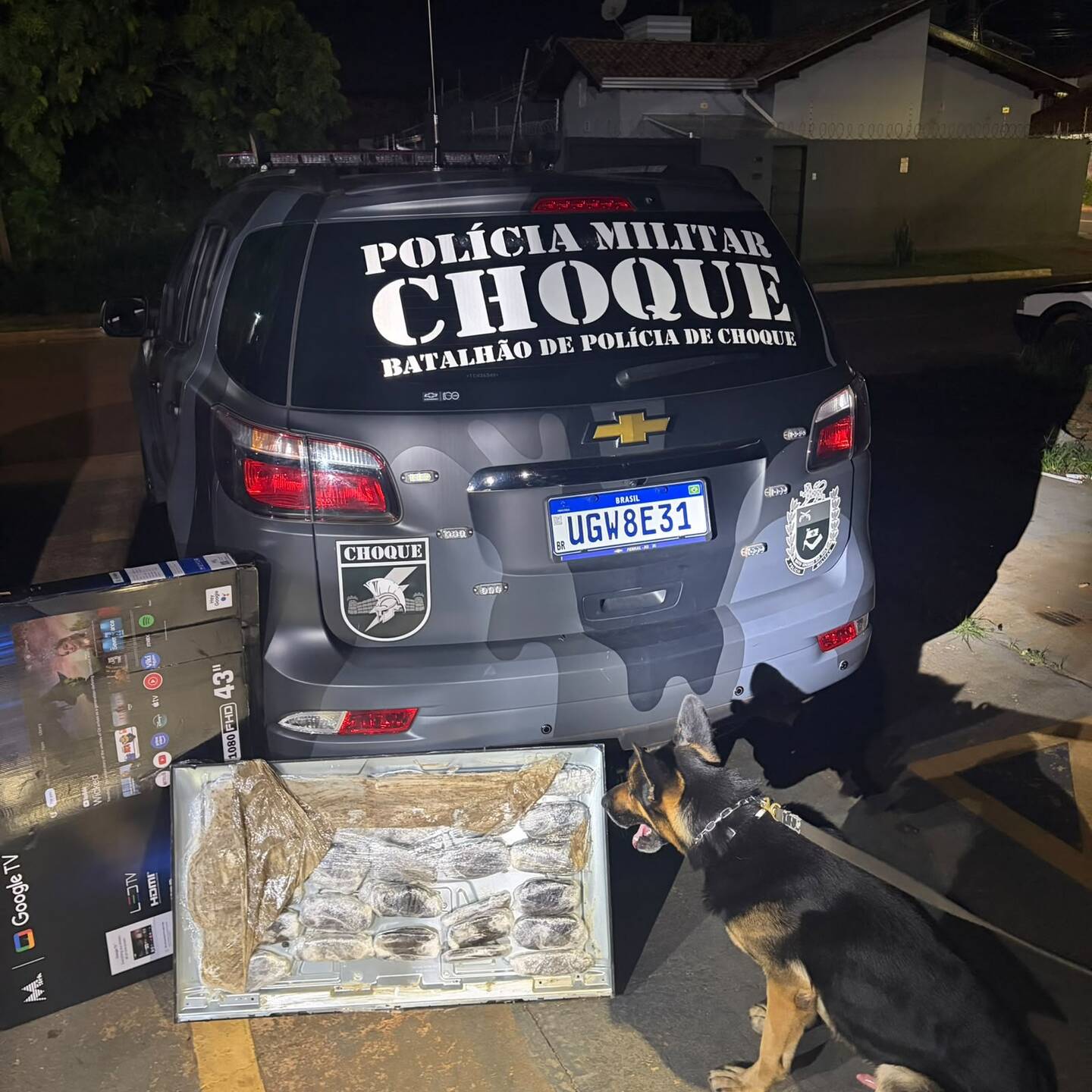 Jovem é preso com 5 kg de haxixe escondidos dentro de televisão Jovem é preso com 5 kg de haxixe escondidos dentro de televisão