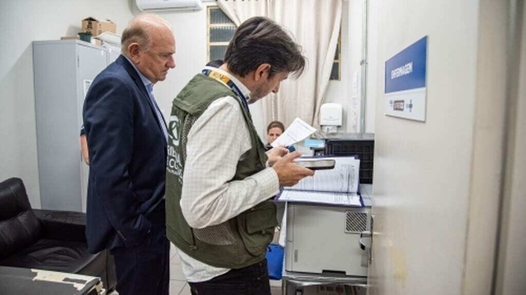 TCE faz fiscalização na madrugada e encontra médicos fora do plantão TCE faz fiscalização na madrugada e encontra médicos fora do plantão