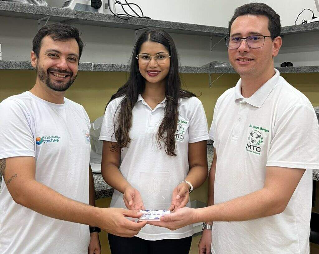 Produto desenvolvido em MS busca controlar moscas dos bovinos com nanotecnologia