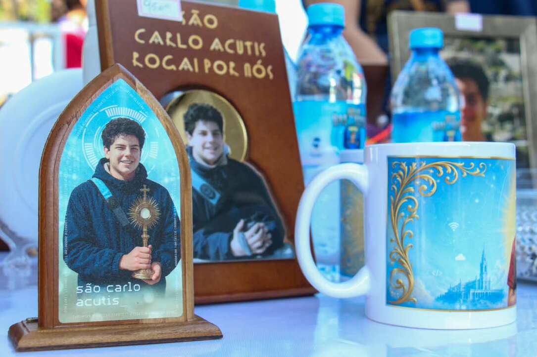 Após cura de câncer, irmãs percorrem 600 km para agradecer a Carlo Acutis