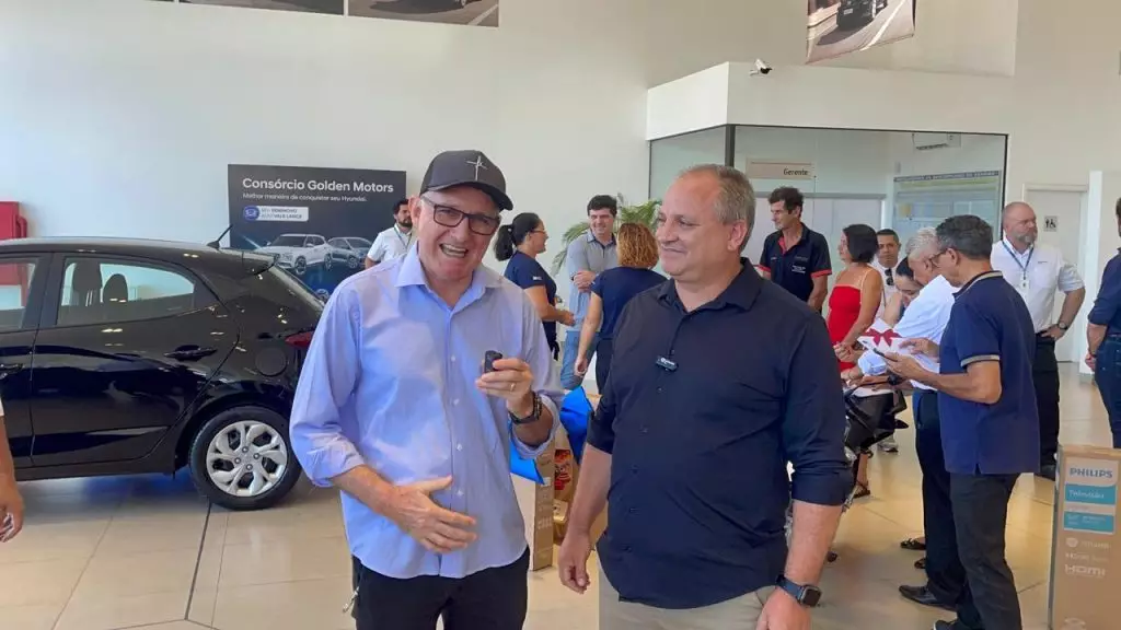 Cliente da El Shaday Papelaria, ganha TV 50 pol.  na Campanha Show de Prêmios da CDL