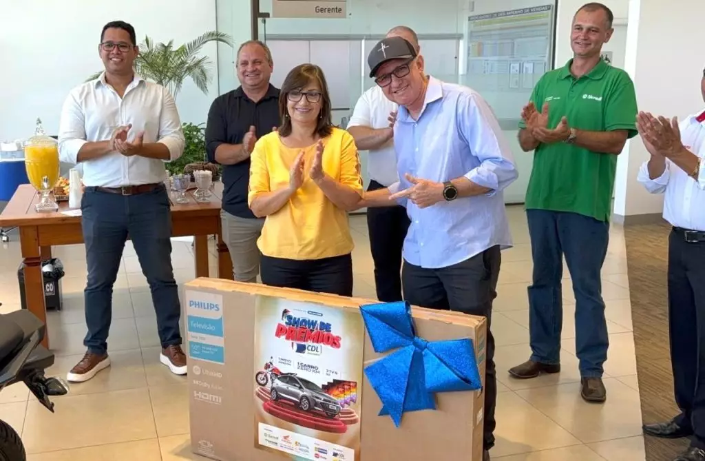 Cliente da El Shaday Papelaria, ganha TV 50 pol.  na Campanha Show de Prêmios da CDL