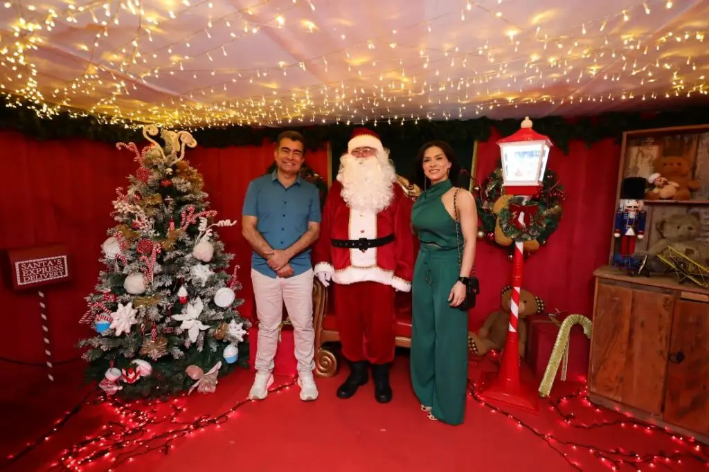 Abertura do ‘Natal Encantado’ atrai multidão e público elogia qualidade da decoração