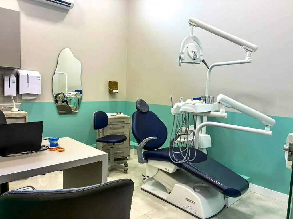 Do canal ao implante, clínica reúne tratamentos odontológicos no Aero Rancho Do canal ao implante, clínica reúne tratamentos odontológicos no Aero Rancho