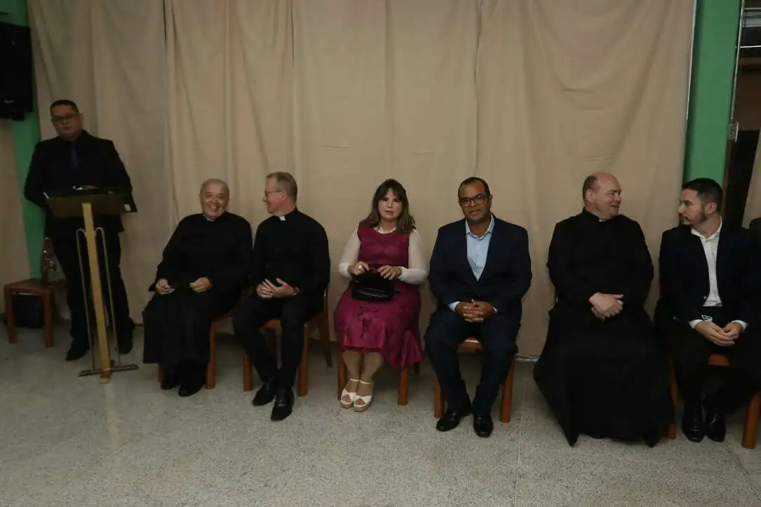 Fotos e cartas antigas podem ajudar padre João Crippa a virar santo Fotos e cartas antigas podem ajudar padre João Crippa a virar santo