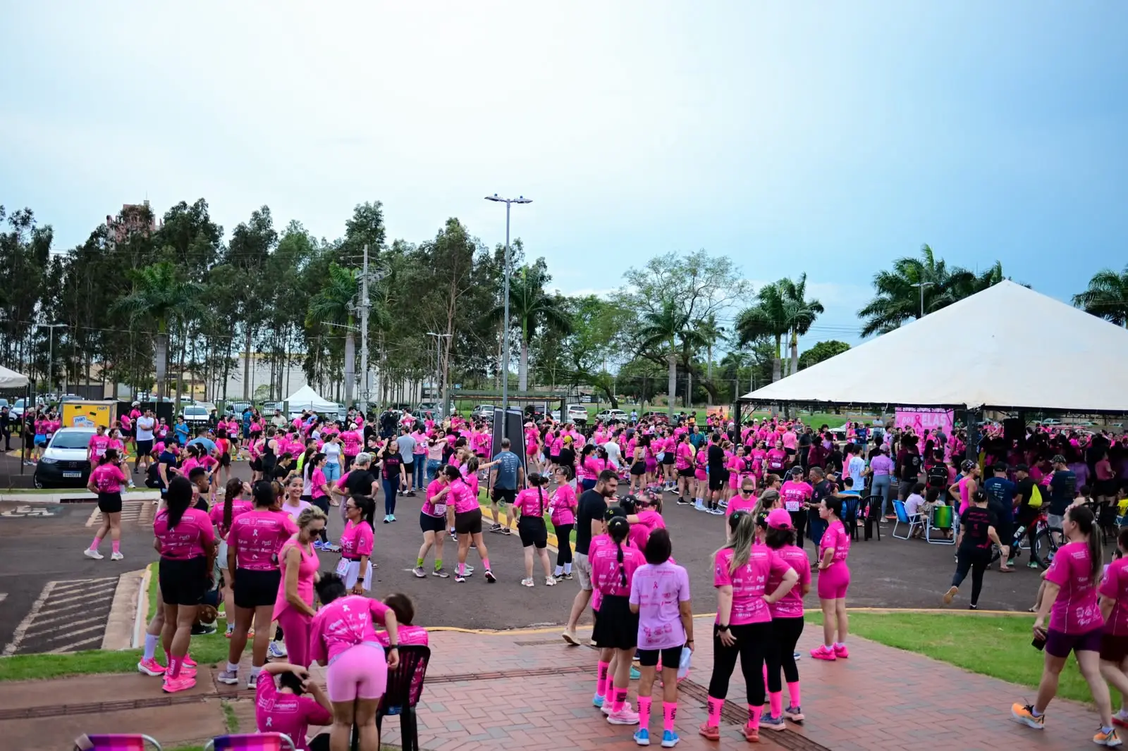 Mulheres participam da corrida “Mexa-se por Elas” e prefeito destaca união pela saúde Mulheres participam da corrida “Mexa-se por Elas” e prefeito destaca união pela saúde